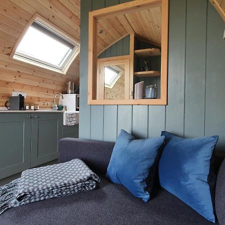Вилла Odli Glamping - Luxury Glamping Pod Уэлшпул Экстерьер фото